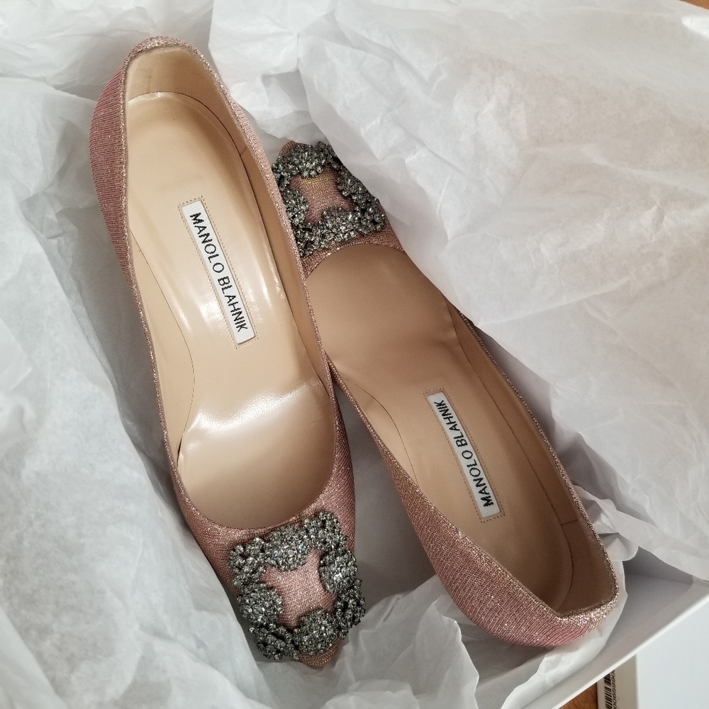 🚫SOLD🚫 Manolo blahnik hangisi